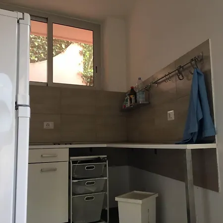 Casa Gibuti Acitrezza 阿齐·卡斯特罗