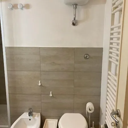Casa Gibuti Acitrezza דירה *