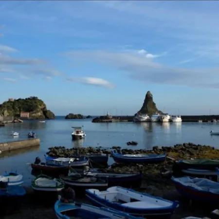 Casa Gibuti Acitrezza Ачи Костелло