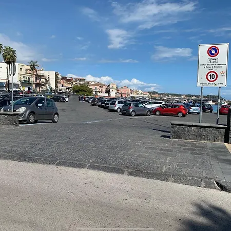 Casa Gibuti Acitrezza דירה אצ'י קסטלו